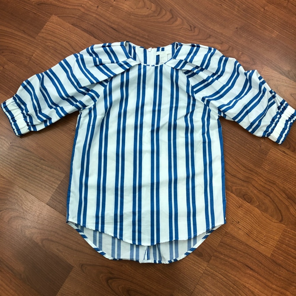 H&M | puffed sleeve blue striped shirt size 2
